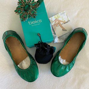 Tieks – Emerald Green Size 6